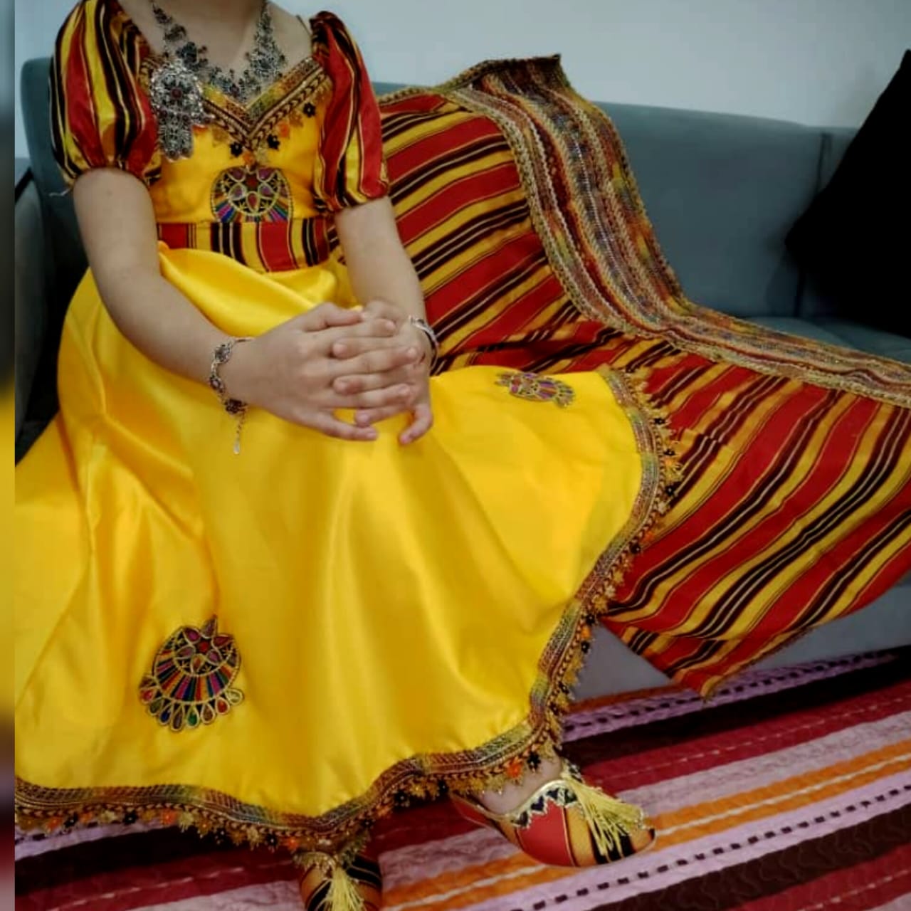 ROBE KABYLE FILLETTE SATIN 1